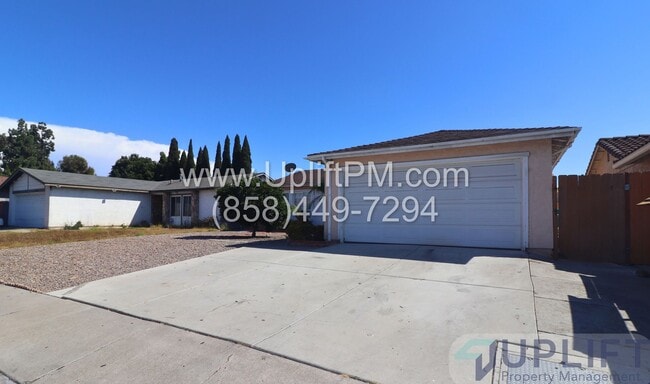 Building Photo - 4 Bedroom 2 Bath Home in the Heart of Mira Mesa.