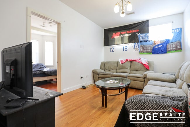 Photo - 24 Ashford St Unidad 4