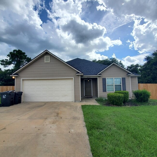 Building Photo - 3BR/2BA Just Minutes from MAFB! Rental