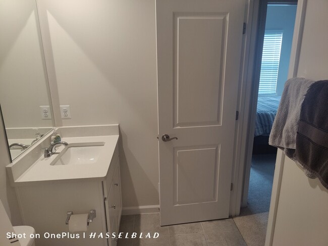 Photo - 3418 Chester Aly