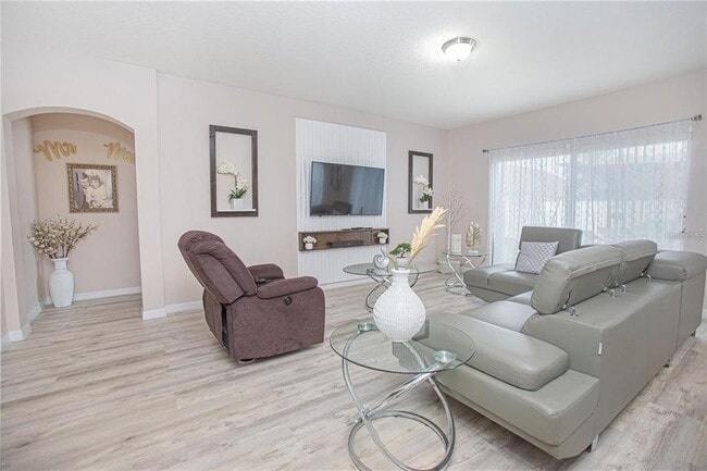 Photo - 3034 Morton Way