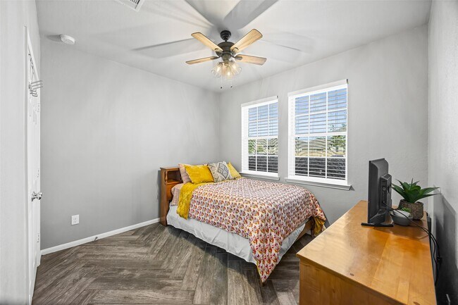 Photo - 126 Polar Bear Trl