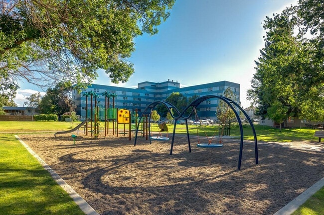 Photo - Palm Road Apartments