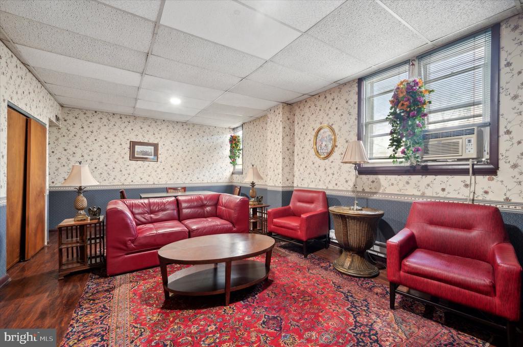 Photo - 230 N 65th St Unidad 1