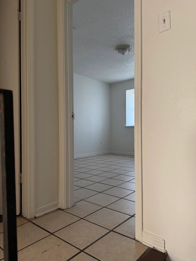 Photo - 4870 Alsace St