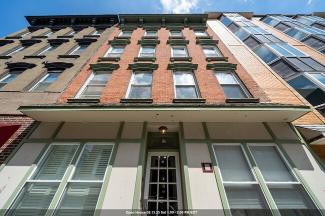 Building Photo - 512 1st St Unit 4 Rental