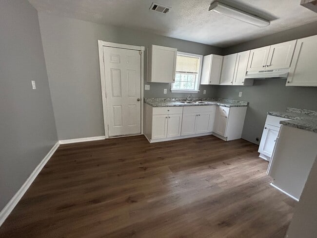 Photo - 2920 Lone Oak Rd