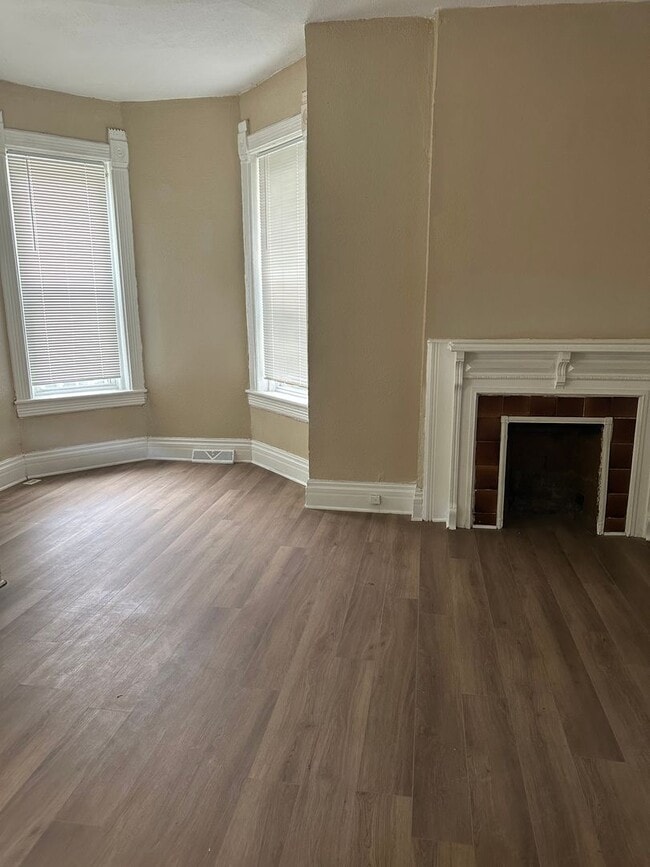 814 Elmwood Ave Unit 814 Elmwood Ave, Unit 1