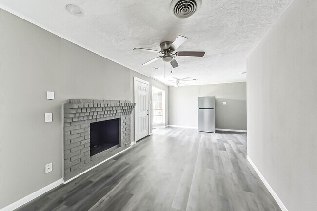 Photo - 14249 Brownsville St