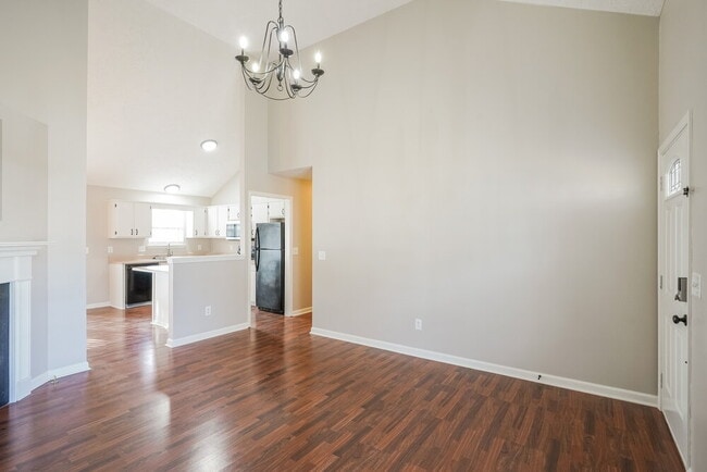 Photo - 706 Veneta View Dr