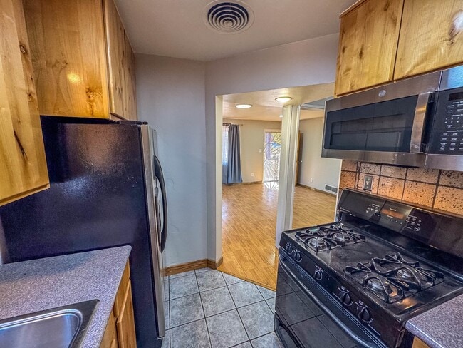 Photo - 1309 E Elm St