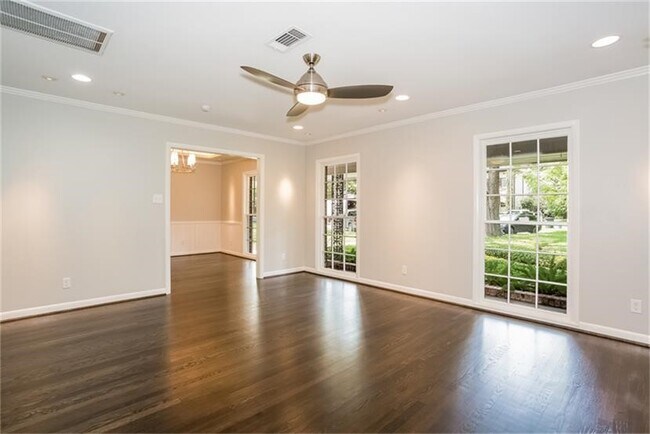 Photo - 4503 Bryn Mawr Ln House