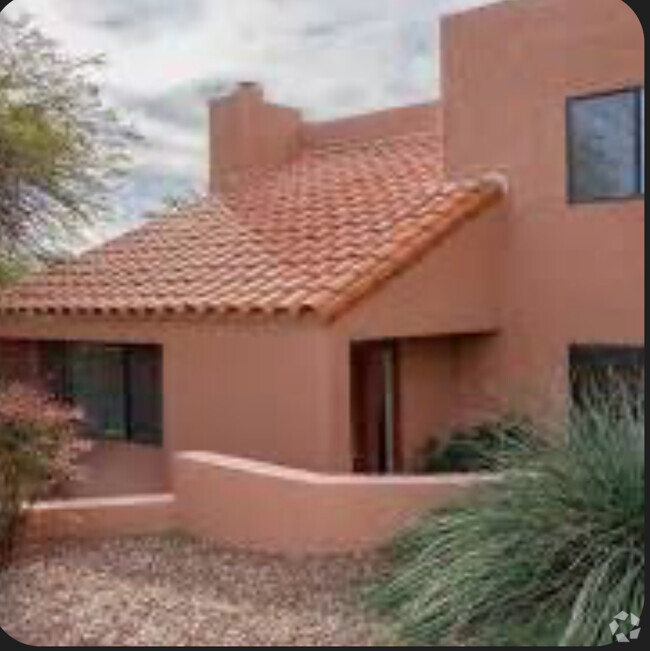 Building Photo - 5051 N Sabino Canyon Rd Rental