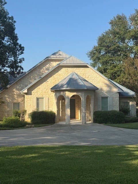 Photo - 1 Spring Hl House