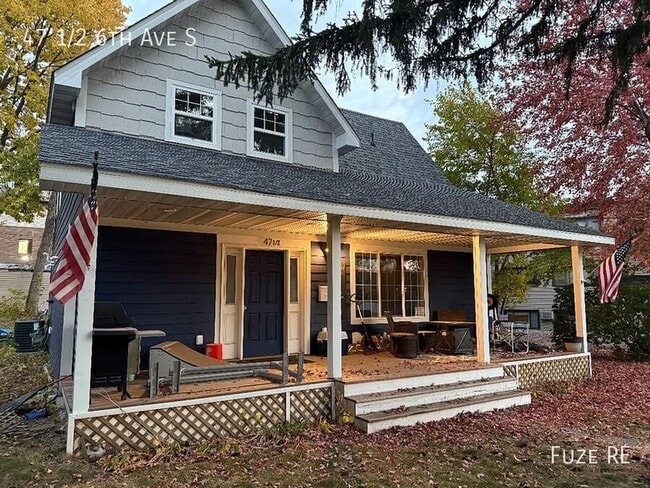 Building Photo - 47 1/2 6th Ave S-