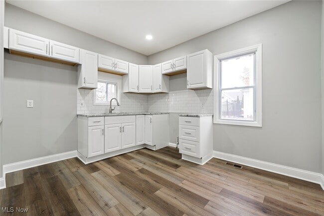 Photo - 4802 Gifford Ave