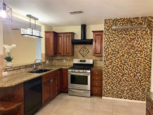 Photo - 4905 Richmond Ave