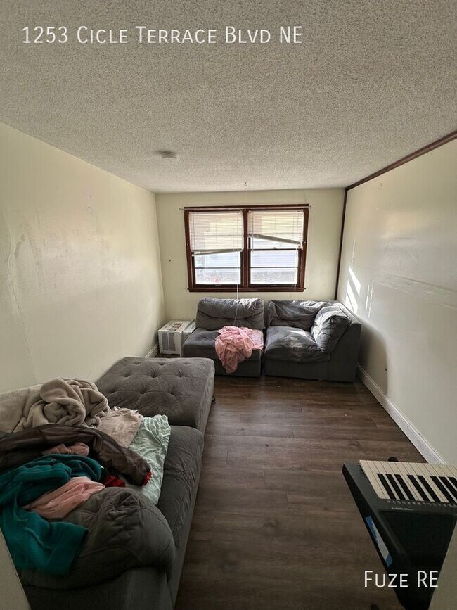 Photo - 1253 Circle Terrace Blvd NE