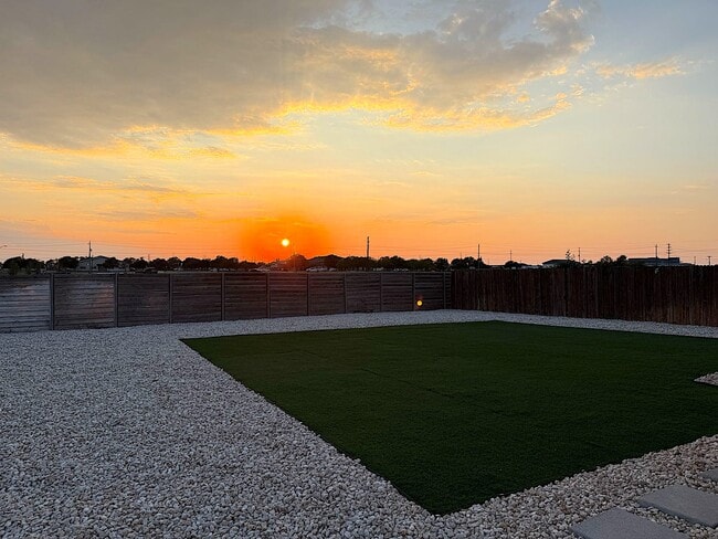 Photo - 2060 Cliffbrake Way