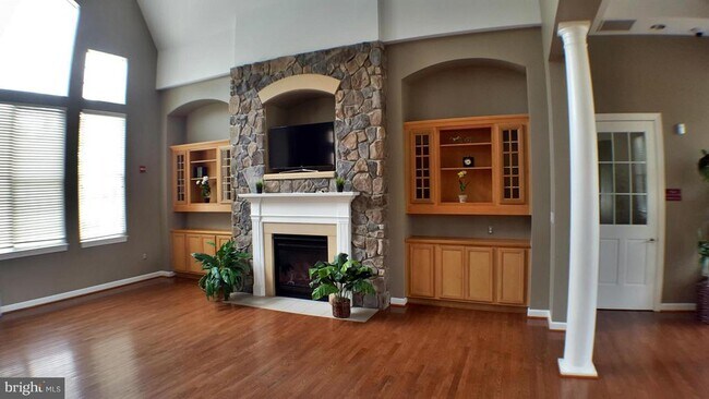 Photo - 4600 Carisbrooke Ln