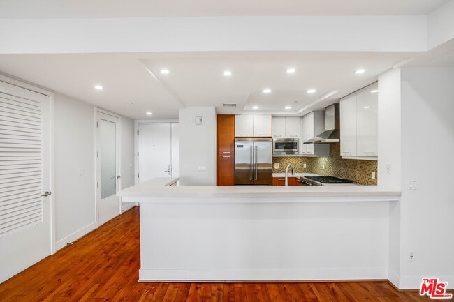 Photo - 1517 S Bentley Ave Unit 204