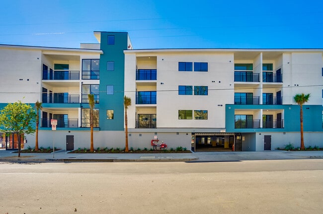 Tyrone Villas at Van Nuys