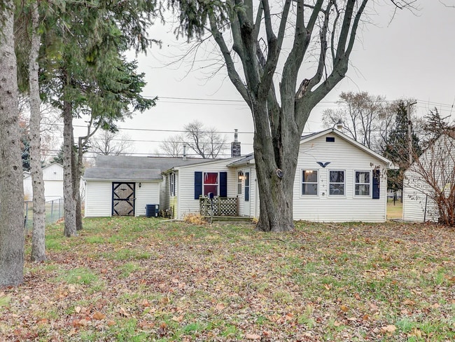 Photo - Spacious Family Home Near Schools and Parks in Rock Falls