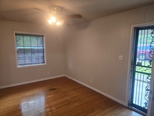 Photo - 20 Sweetbriar Cir