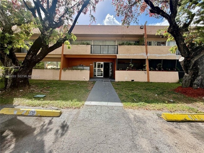 Photo - 488 NE 18th Ave Unidad 103