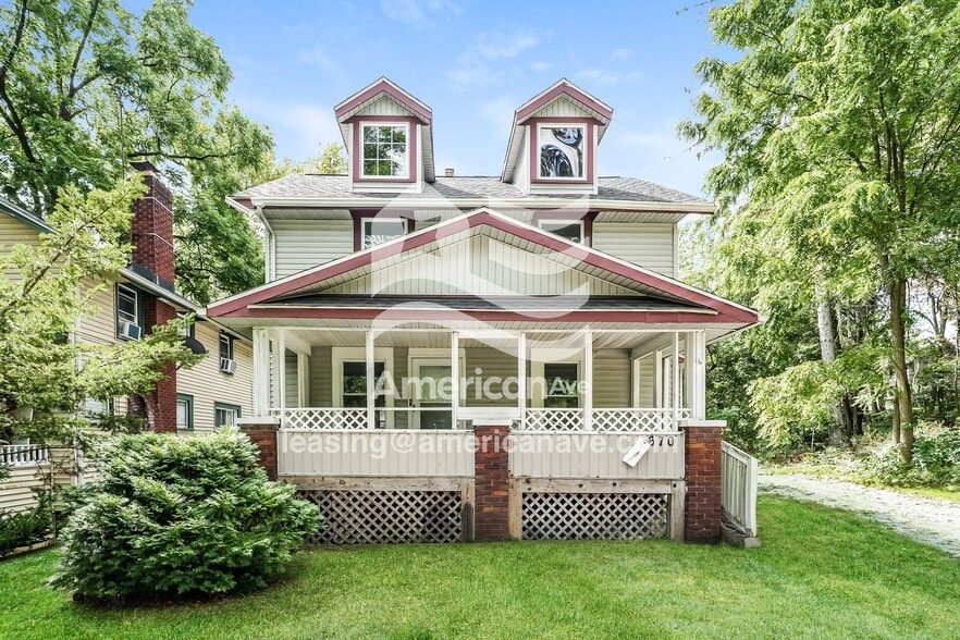 670 Arbutus Ct