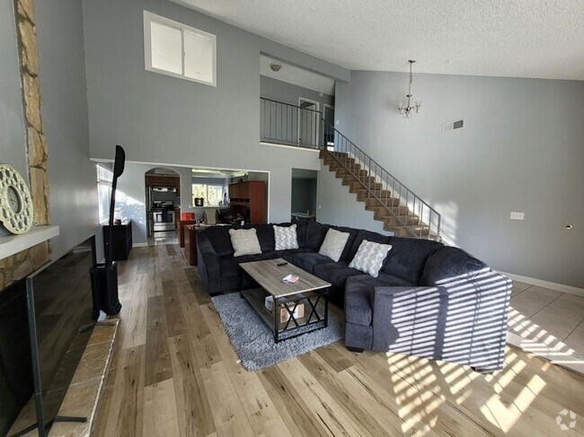 Building Photo - 11045 Flower Ave Rental