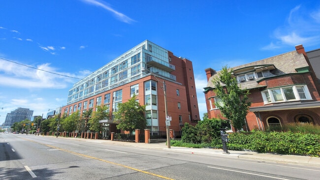 Building Photo - Fifty Spadina