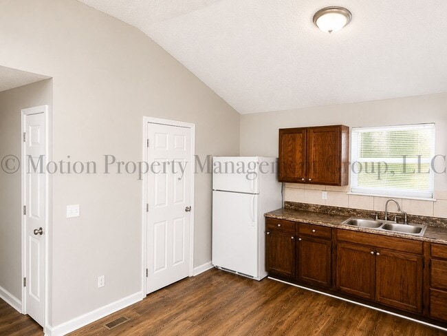 Photo - 1816 S Holly St