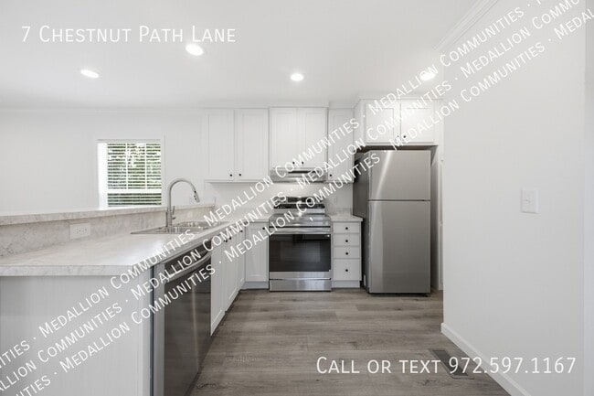 Photo - 7 Chestnut Path Ln