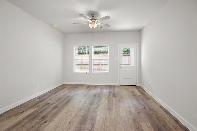 Photo - 7922 Alset Dr