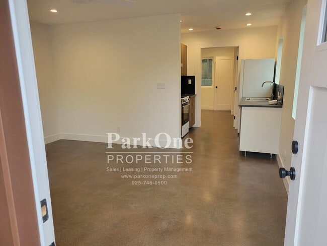 Photo - 1012 Merrithew Dr