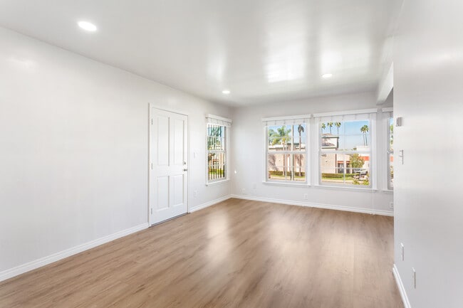 630 E San Antonio Dr Unit 3