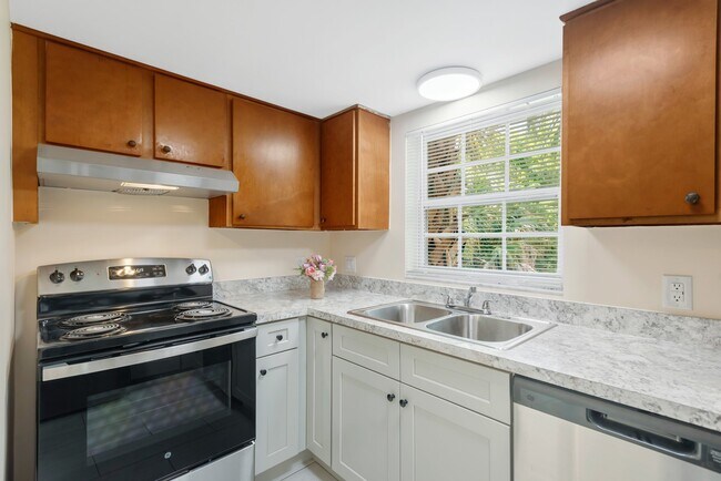 1120 84th Ave N Unit A