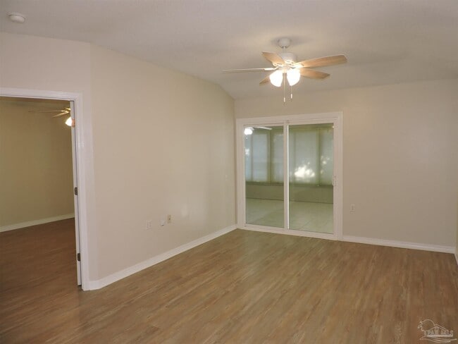 Photo - 1160 Sweetbriar St