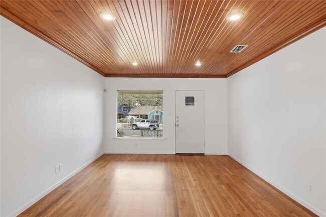 Photo - 2007 Montclaire St