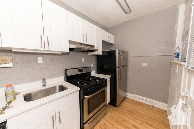 Photo - 629 W Cornelia Ave Unit 3S