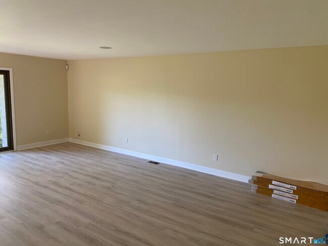 77 Courtland Ave Unit 11