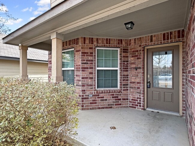 Photo - Spacious Valley Ranch 4/2.5 (2,324 SF) w/ Loft/Game Room