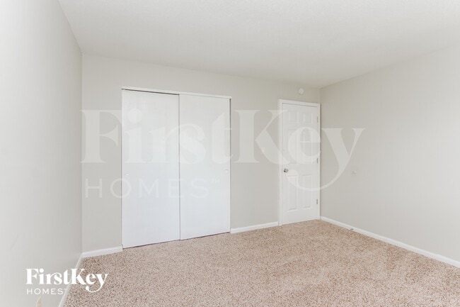 Photo - 941 W Stop 11 Rd