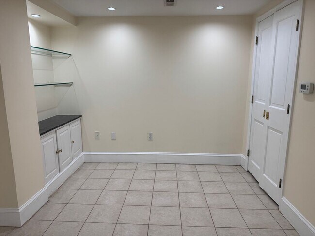 Photo - 1928 17th St NW