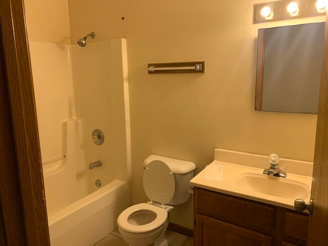 Photo - 722 Menomonie St