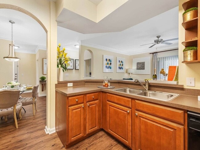 Photo - Warm, Welcoming, and Move-In Ready! Unidad AAW