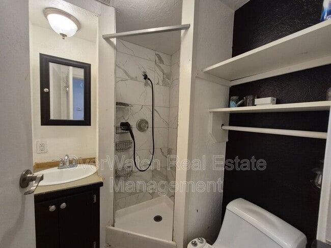 Photo - 429 Creekside St Unit B