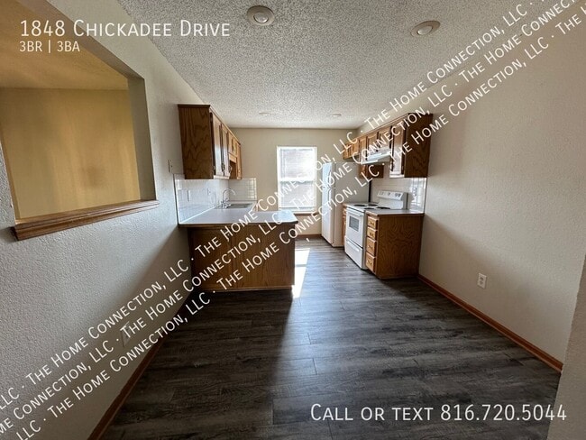 1848 Chickadee Dr