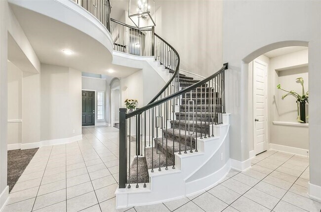 Photo - 16526 Whiteoak Canyon Dr